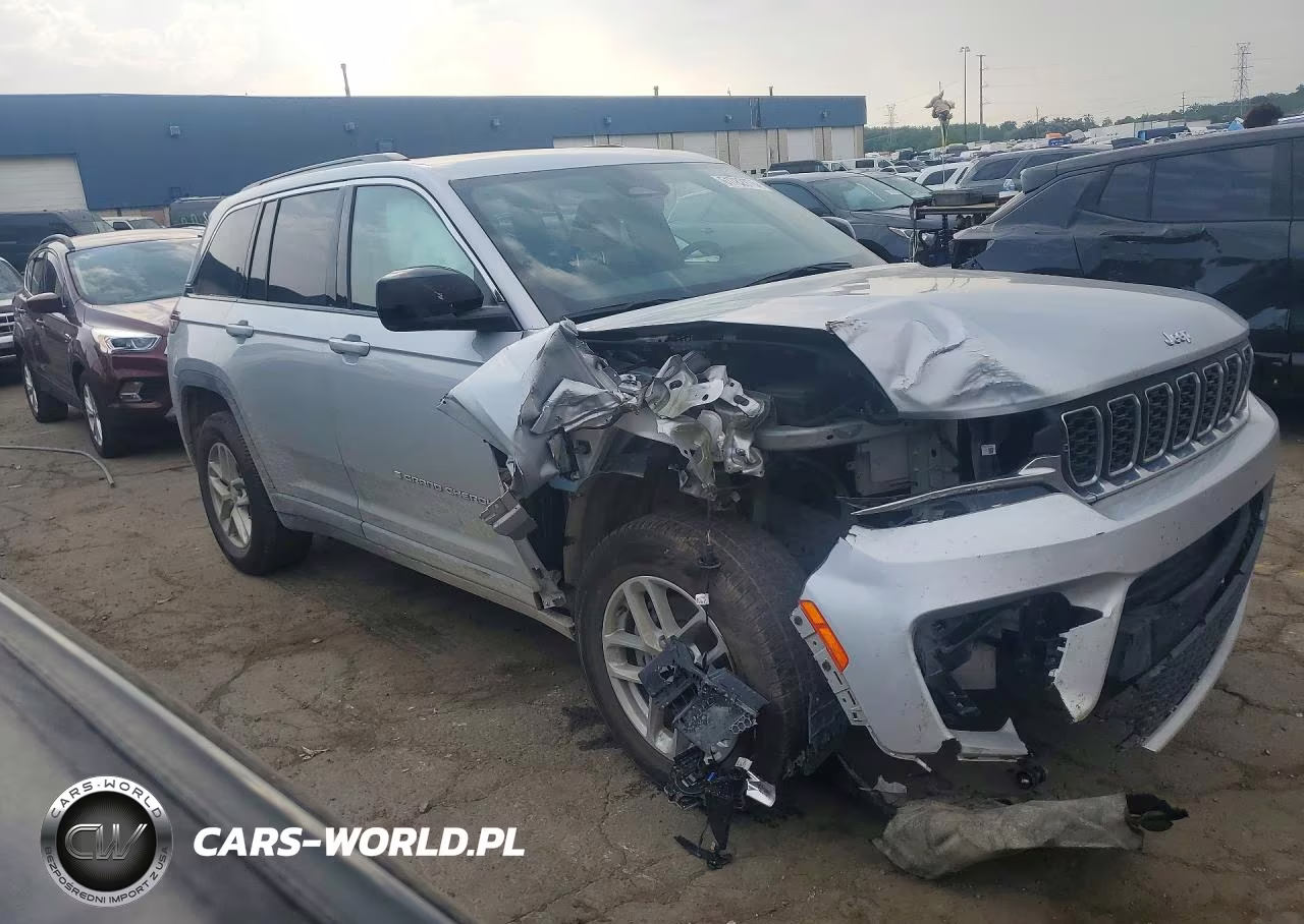 2025 Jeep Grand Cherokee Laredo VIN:1C4RJHAG3SC343711 - 4