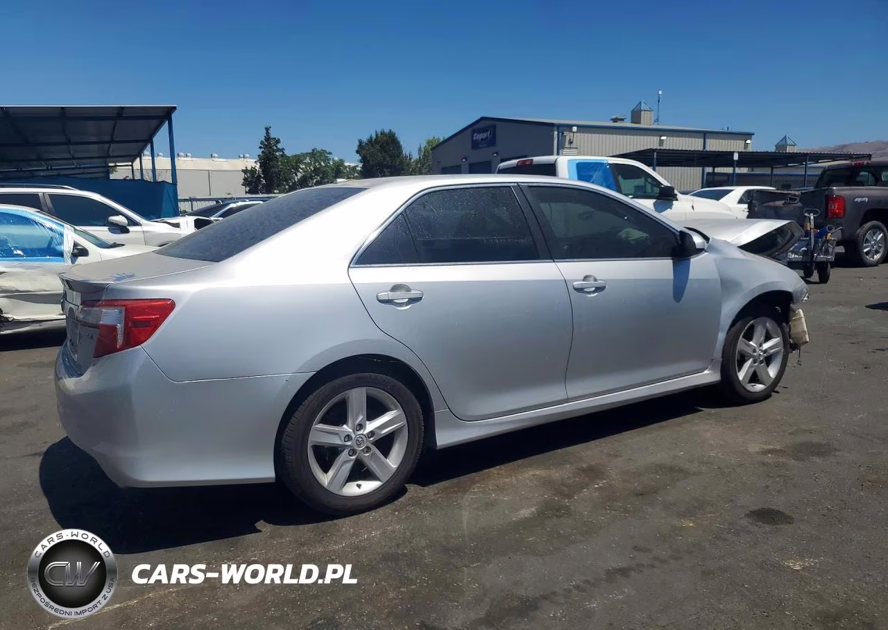 2013 Toyota Camry Se VIN:4T1BF1FK1DU680569 - 3