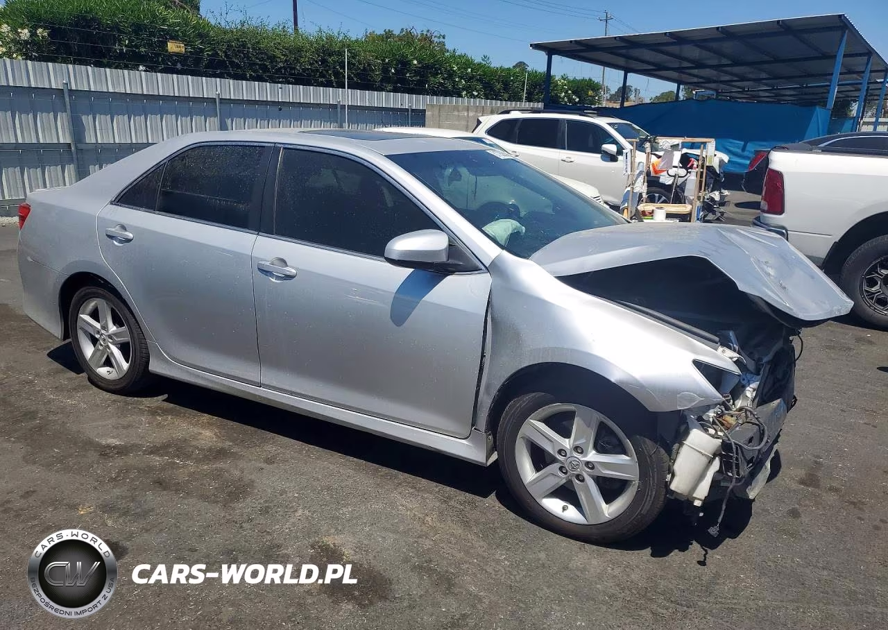 2013 Toyota Camry Se VIN:4T1BF1FK1DU680569 - 4