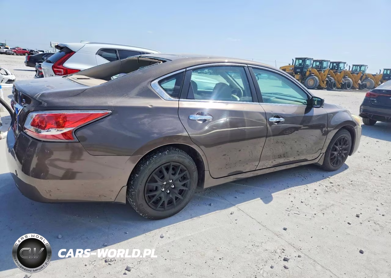 2015 Nissan Altima 2.5 S VIN:1N4AL3AP2FC130609 - 3
