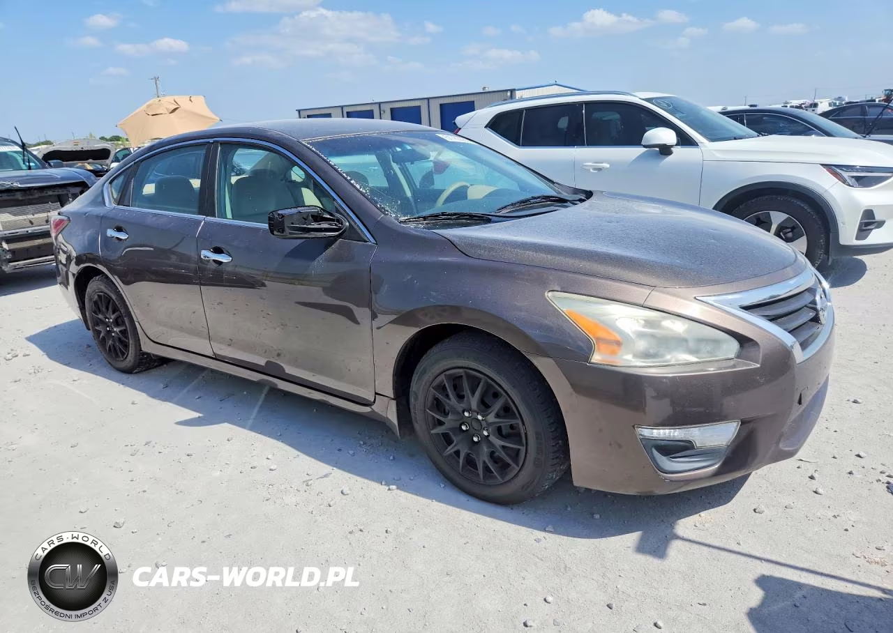2015 Nissan Altima 2.5 S VIN:1N4AL3AP2FC130609 - 4