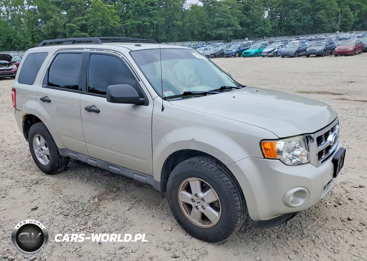 2009 Ford Escape Xlt VIN:1FMCU93759KA63705 - 4