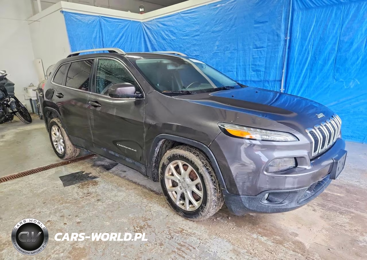 2016 Jeep Cherokee Latitude VIN:1C4PJLCB0GW195793 - 4