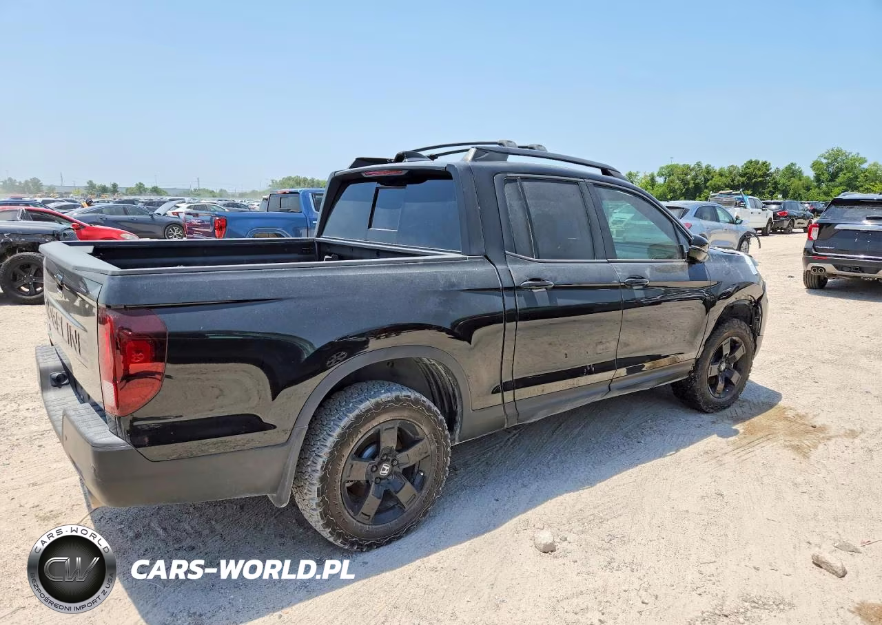 2025 Honda Ridgeline Black Edition VIN:5FPYK3F84SB017682 - 3