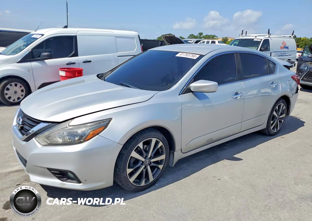 2017 Nissan Altima 2.5 Sr – zdjęcie 1 z 12