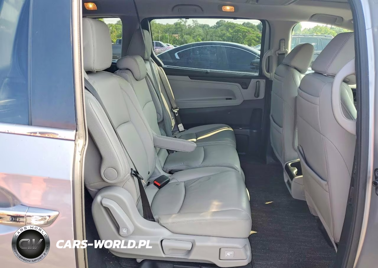 2022 Honda Odyssey Touring VIN:5FNRL6H83NB055689 - 11