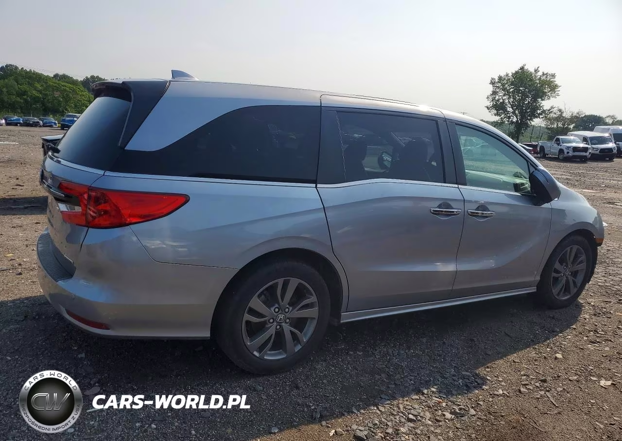 2022 Honda Odyssey Touring VIN:5FNRL6H83NB055689 - 3