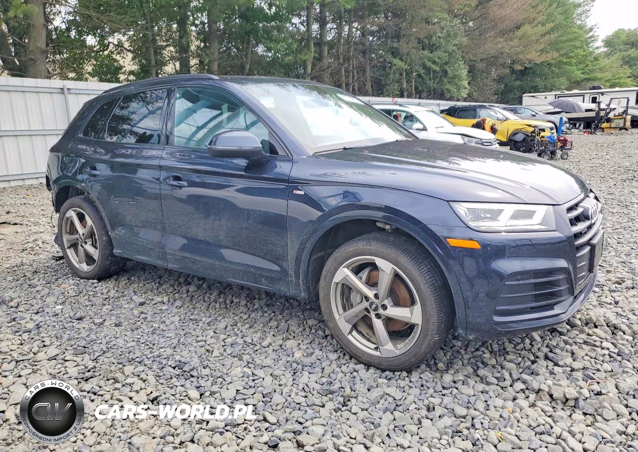 2020 Audi Q5 Titanium Premium Plus VIN:WA1ENAFY6L2081695 - 4