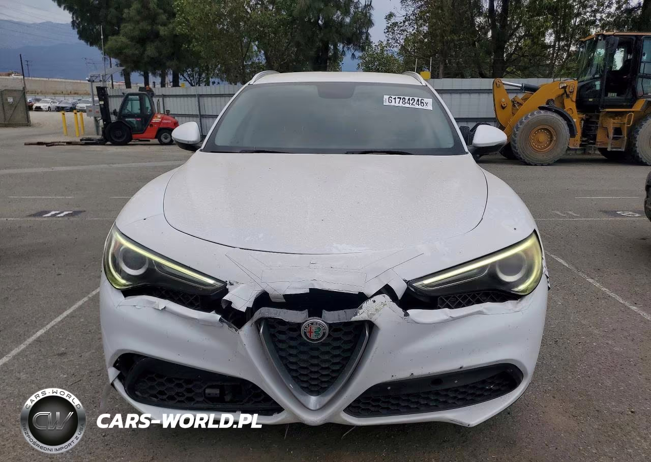 2018 Alfa Romeo Stelvio VIN:ZASFAKAN8J7B76761 - 5