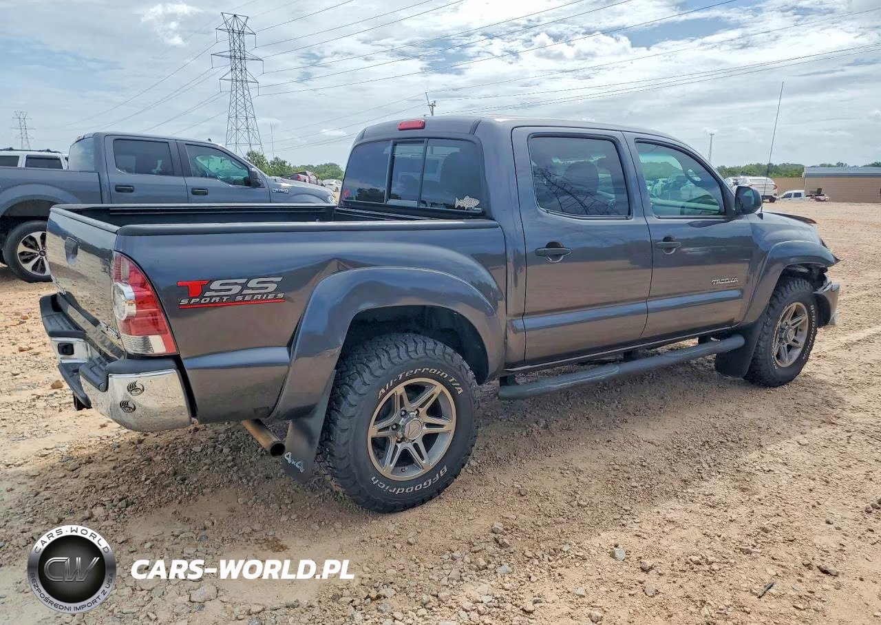 2013 Toyota Tacoma Double Cab VIN:5TFLU4EN0DX073833 - 3