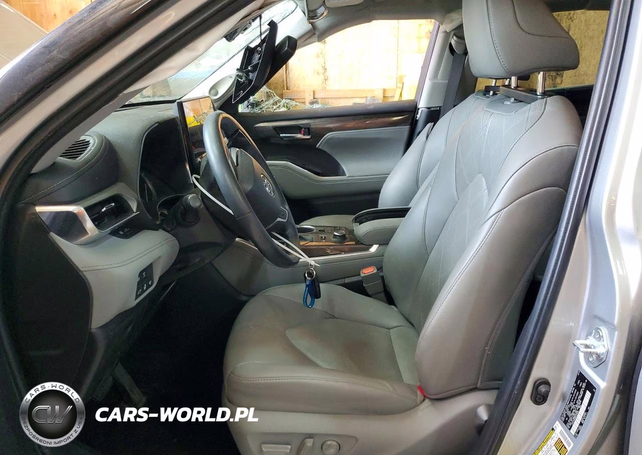 2022 Toyota Highlander Platinum VIN:5TDFZRBH8NS235600 - 7