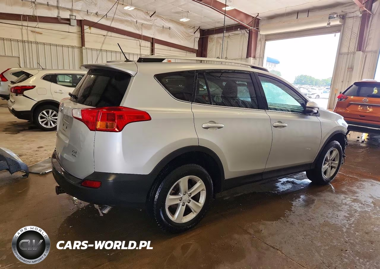 2013 Toyota Rav4 Xle VIN:2T3RFREV3DW020582 - 3