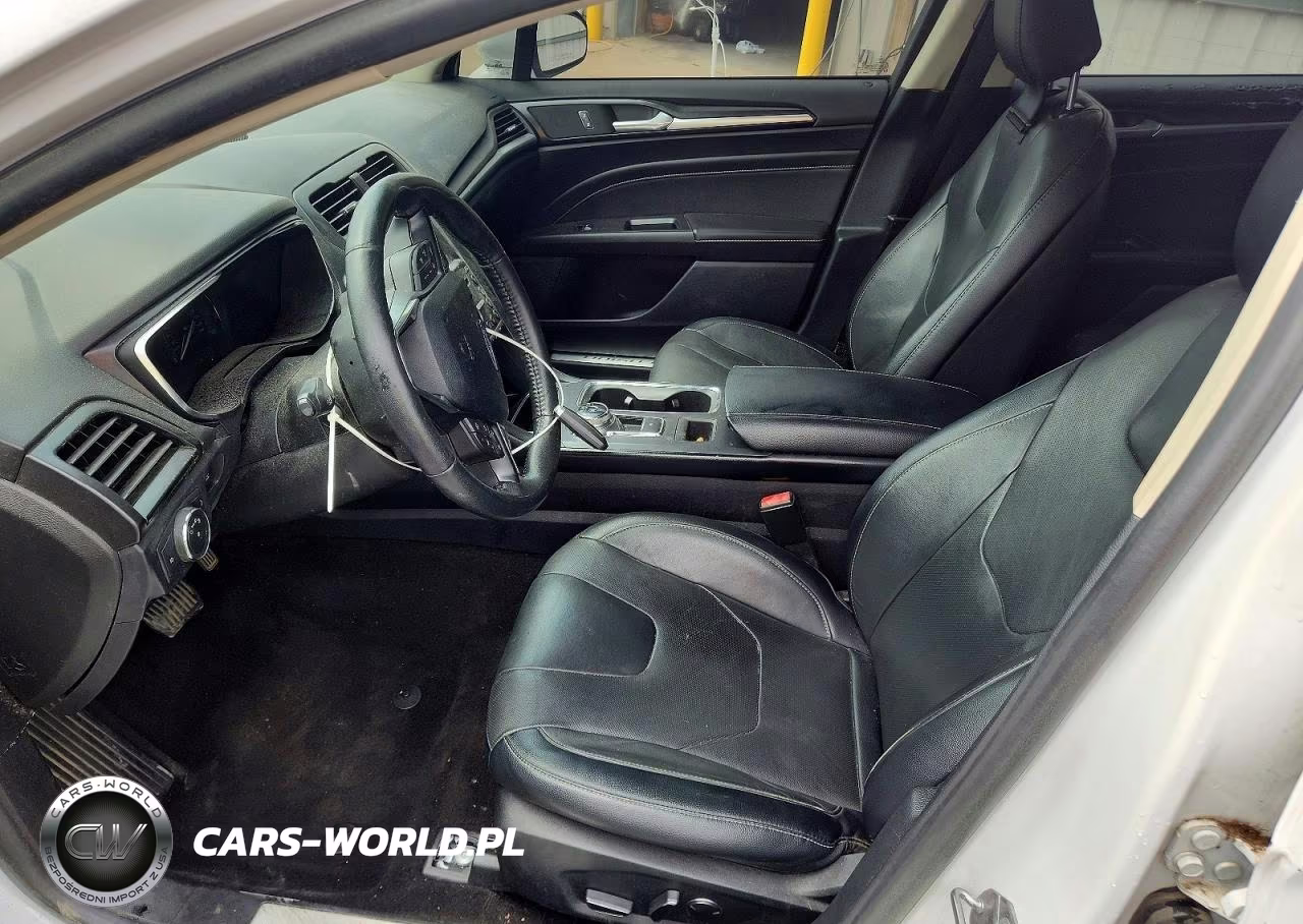 2020 Ford Fusion Titanium VIN:3FA6P0D91LR151941 - 7