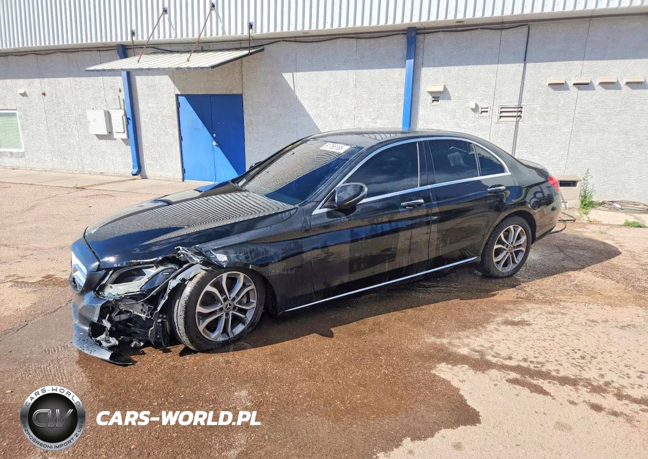 2017 Mercedes-Benz C 300 4Matic – zdjęcie 1 z 12