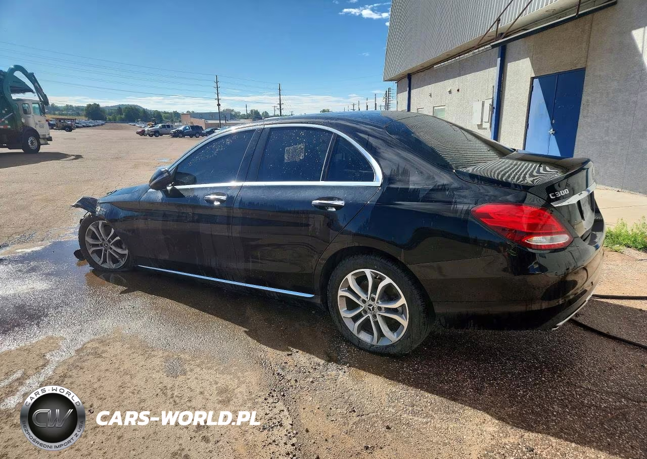 2017 Mercedes-Benz C 300 4Matic VIN:55SWF4KB3HU215995 - 2