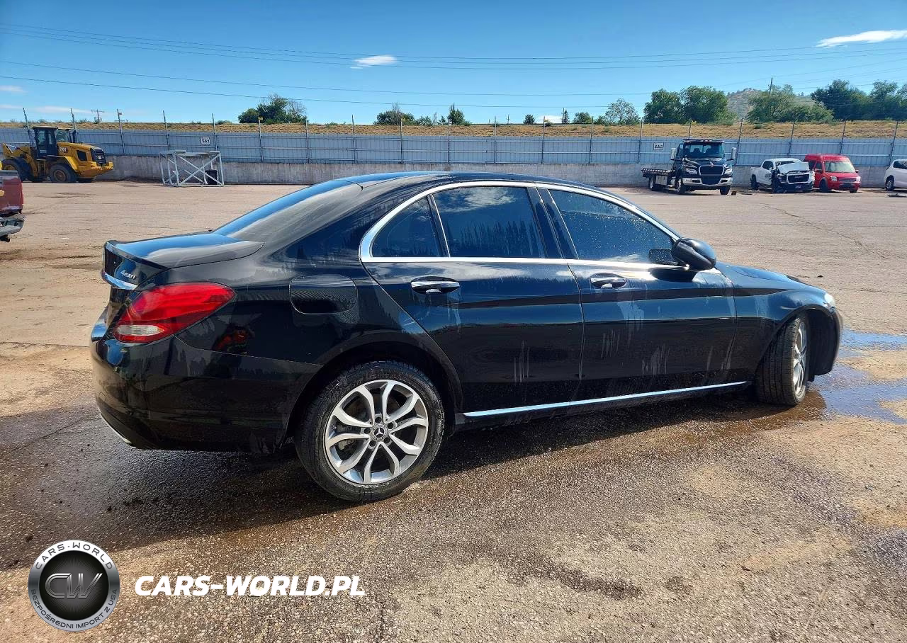 2017 Mercedes-Benz C 300 4Matic VIN:55SWF4KB3HU215995 - 3