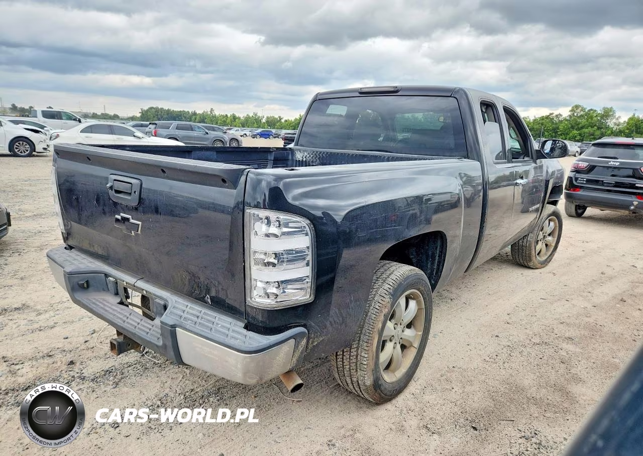 2008 Chevrolet Silverado C1500 VIN:2GCEC19J581195141 - 3