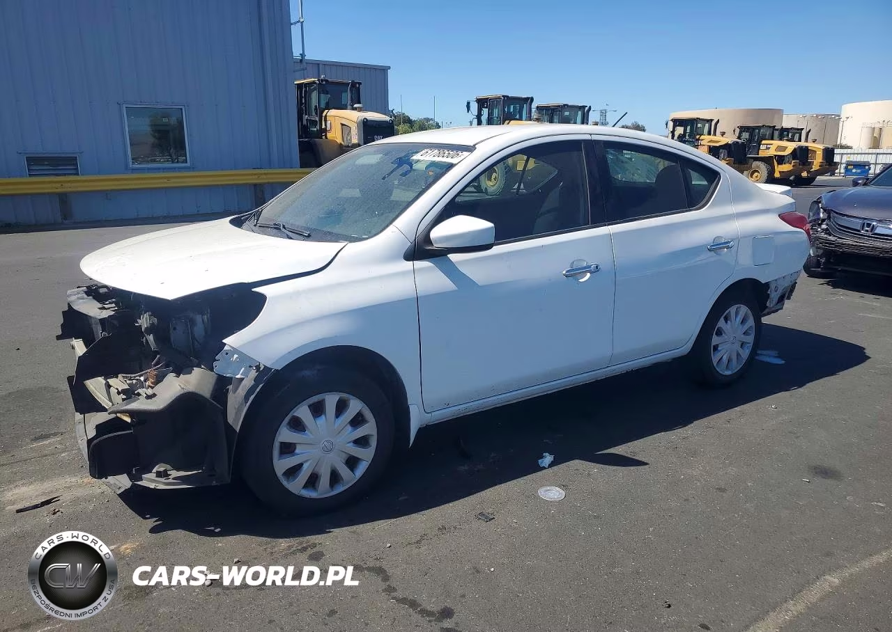2015 Nissan Versa 1.6 Sv – zdjęcie 1 z 12
