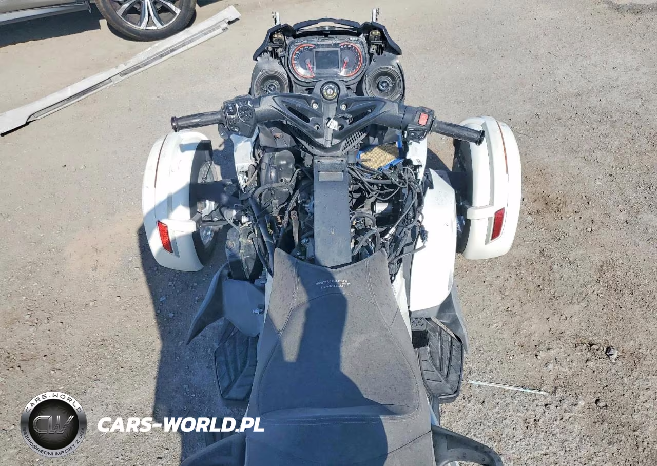 2013 Can-Am Spyder Roadster St VIN:2BXNCBC16DV000133 - 6