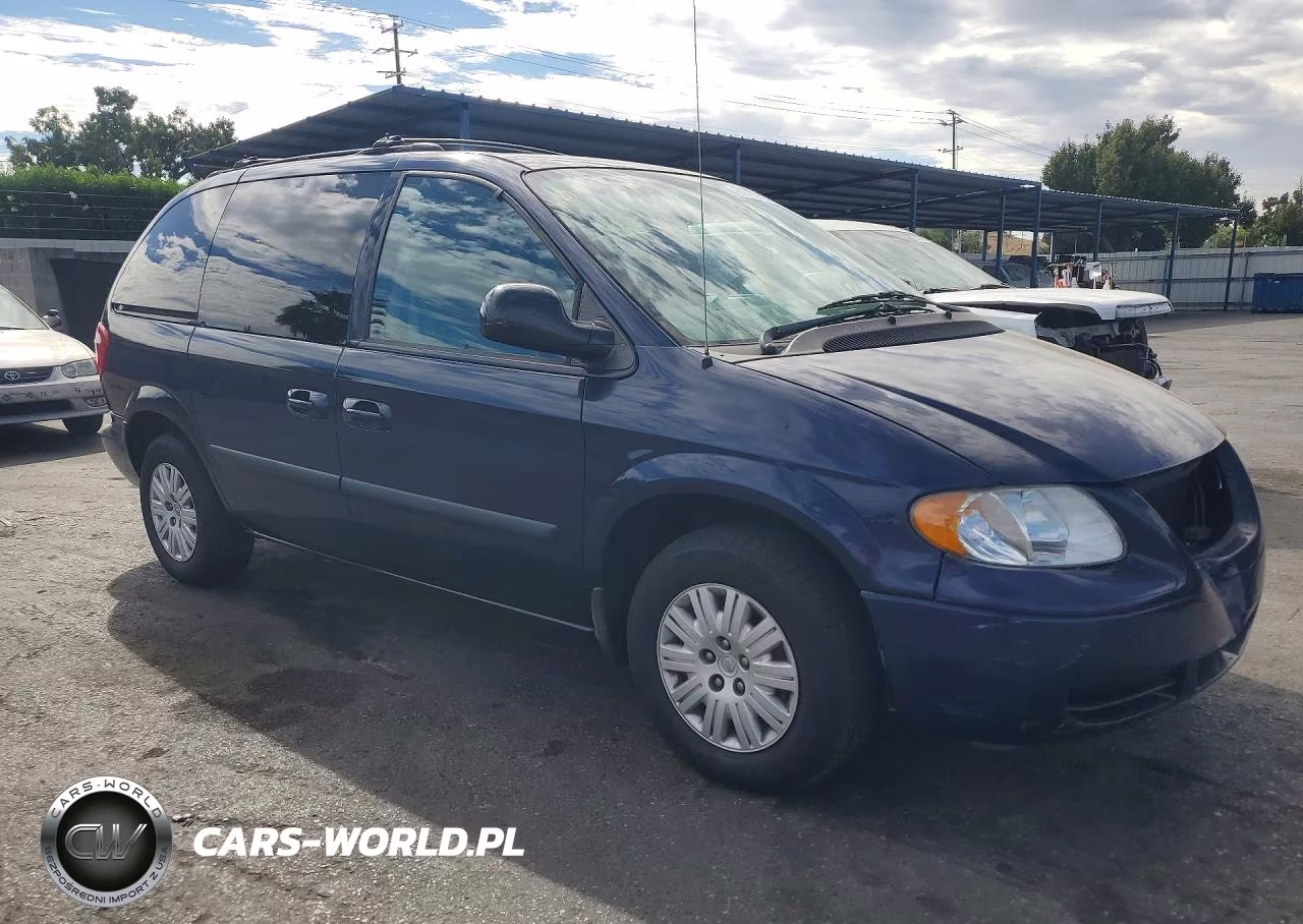 2005 Chrysler Town & Country VIN:1C4GP45R35B141150 - 4