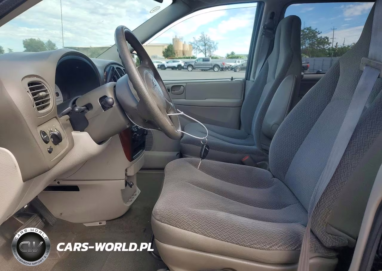 2005 Chrysler Town & Country VIN:1C4GP45R35B141150 - 7