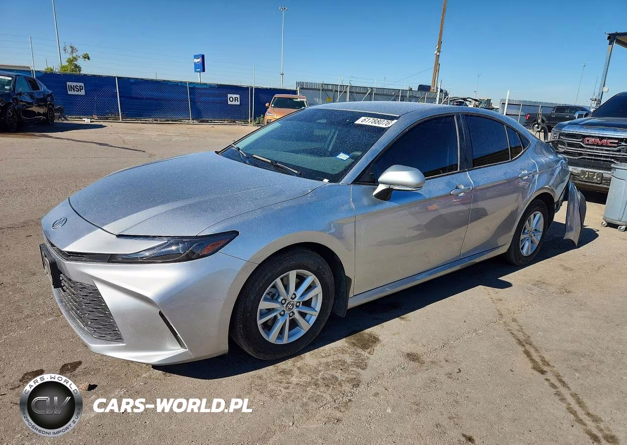 2025 Toyota Camry Le – zdjęcie 1 z 12