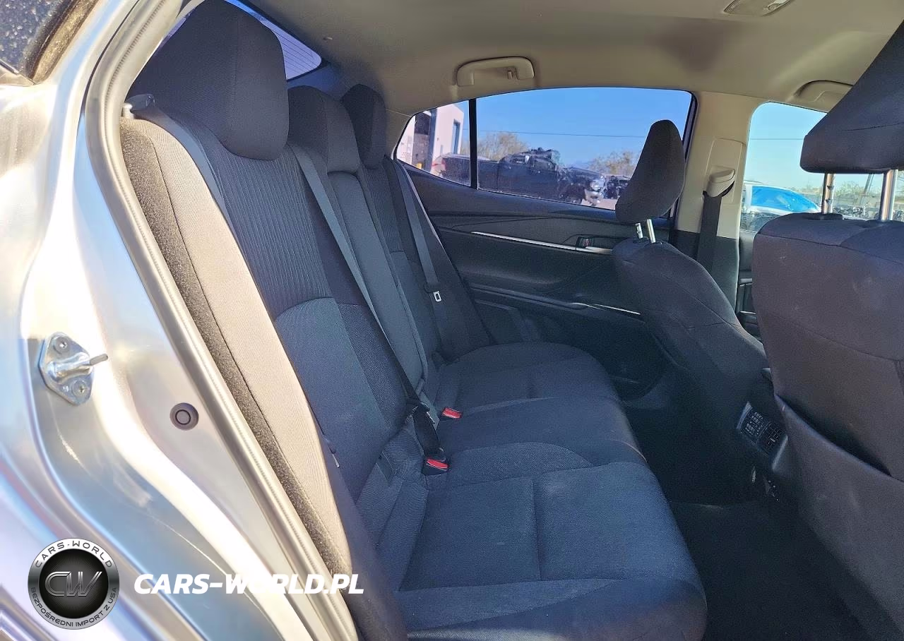 2025 Toyota Camry Le VIN:4T1DAACKXSU631265 - 10