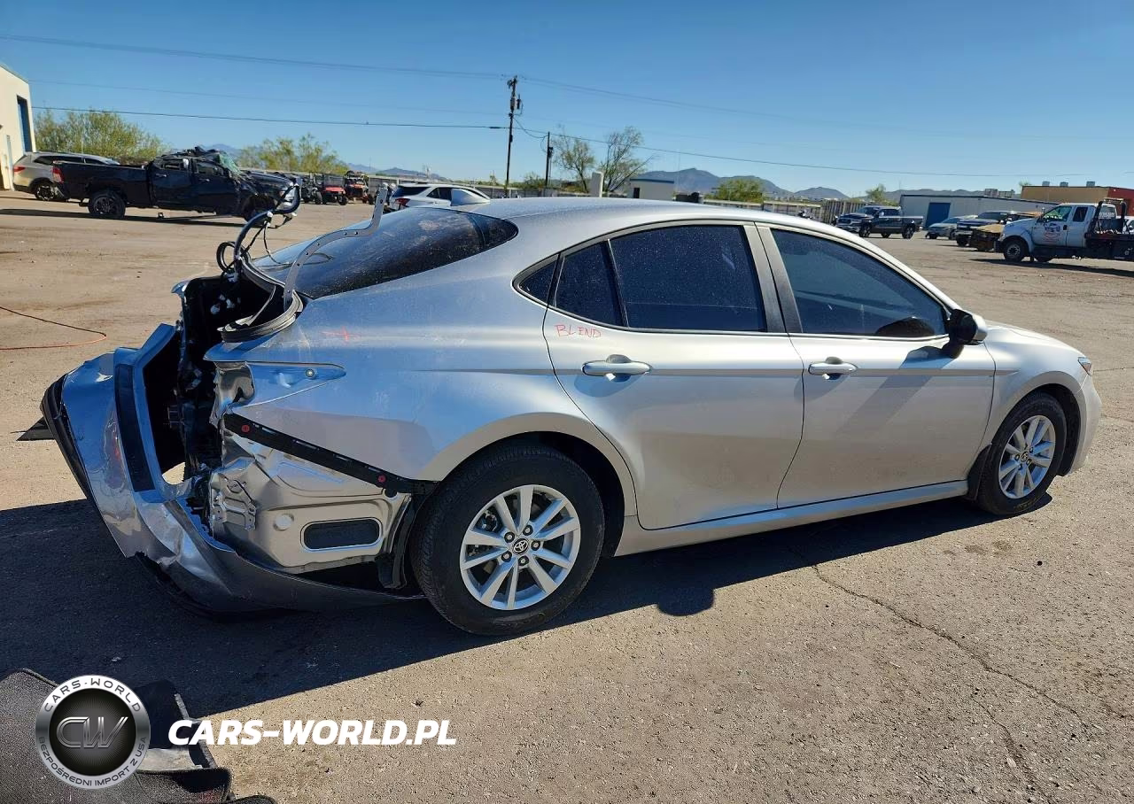 2025 Toyota Camry Le VIN:4T1DAACKXSU631265 - 3