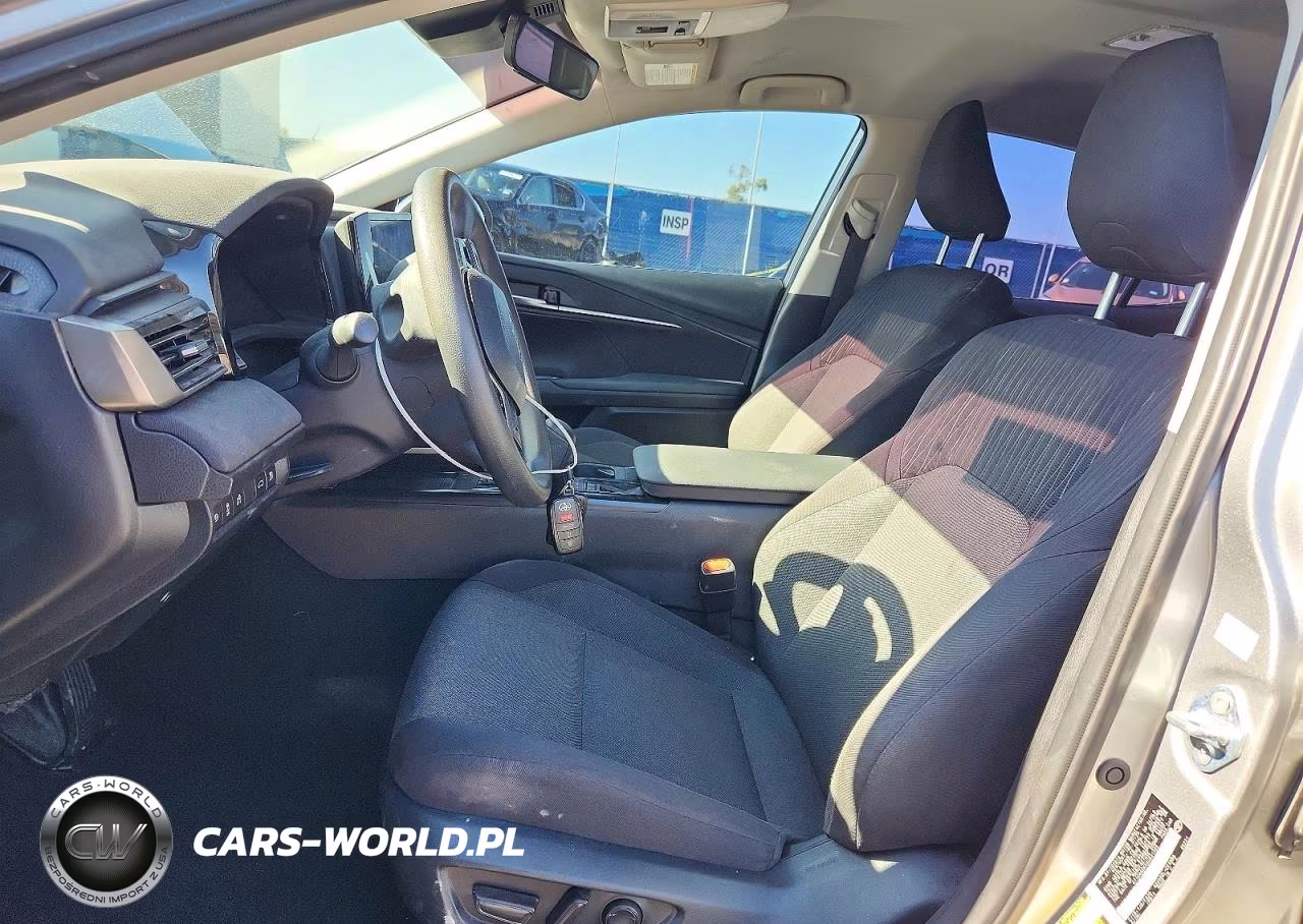 2025 Toyota Camry Le VIN:4T1DAACKXSU631265 - 7