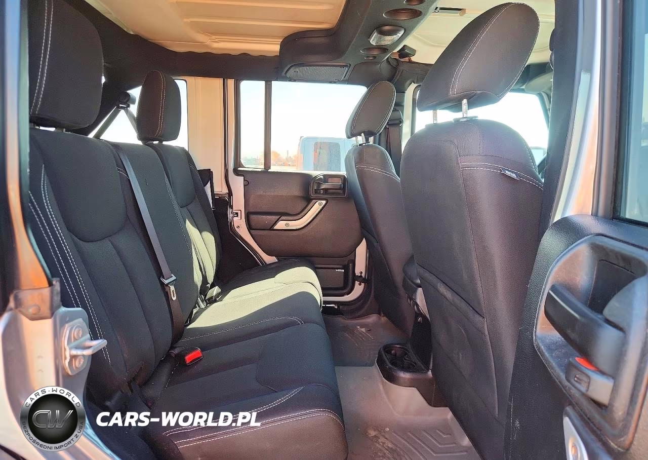 2017 Jeep Wrangler Unlimited Sahara VIN:1C4HJWEG7HL636479 - 10