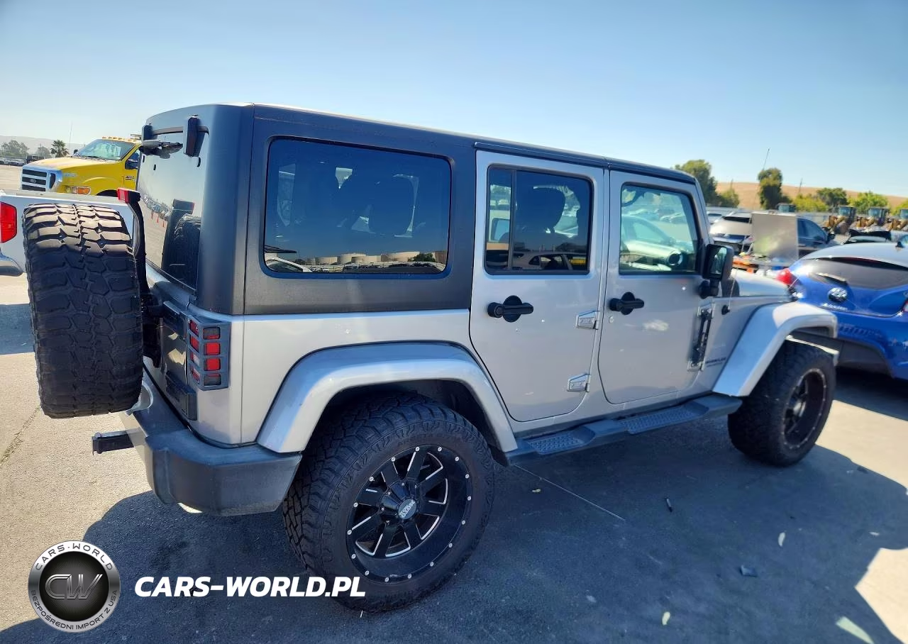 2017 Jeep Wrangler Unlimited Sahara VIN:1C4HJWEG7HL636479 - 3