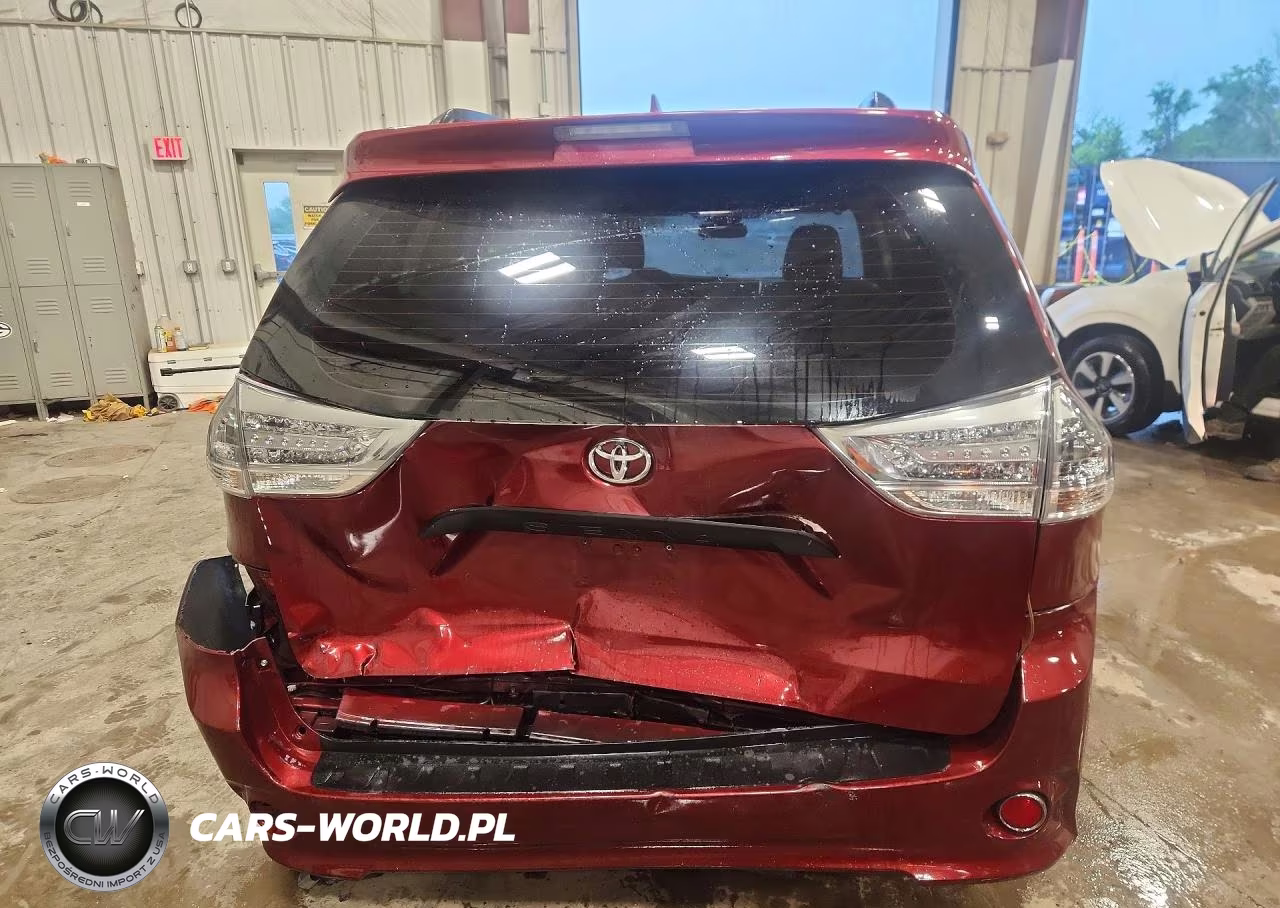 2018 Toyota Sienna Se Premium 8-Passenger VIN:5TDXZ3DC3JS934095 - 6
