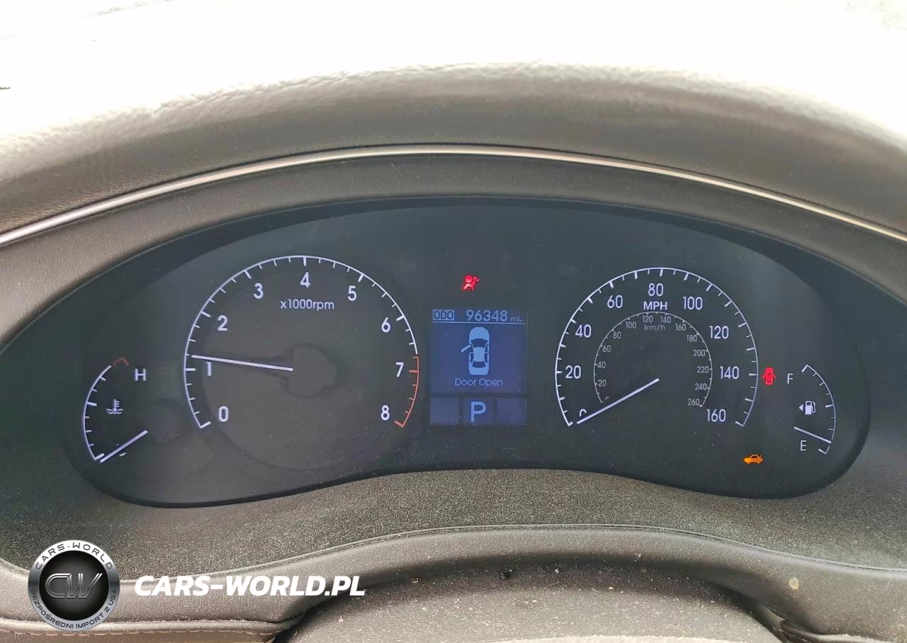 2014 Hyundai Genesis 3.8L VIN:KMHGC4DD4EU261928 - 9