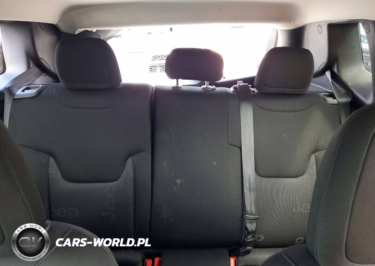 2017 Jeep Renegade Latitude VIN:ZACCJBBB0HPE74511 - 10