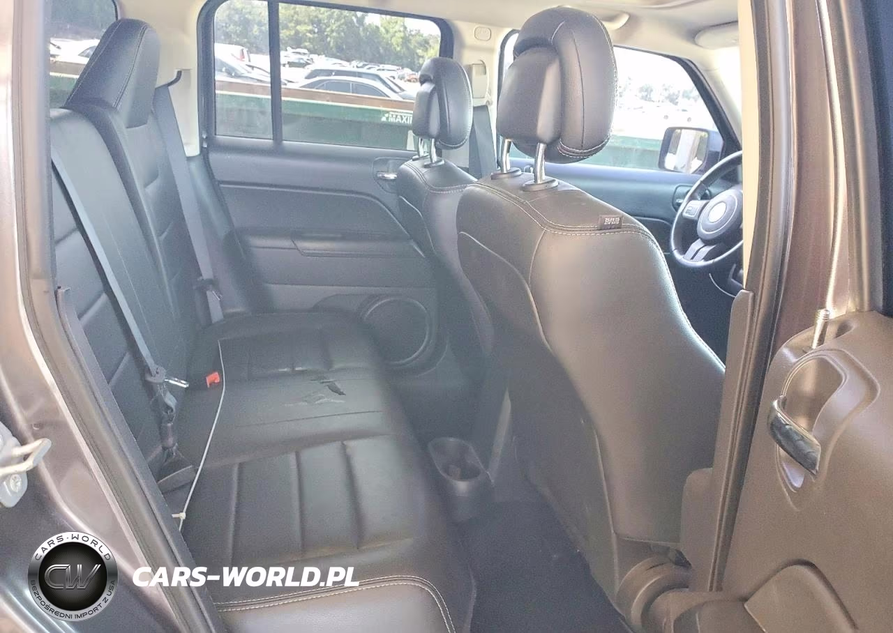 2015 Jeep Patriot Latitude VIN:1C4NJPFA6FD179335 - 10