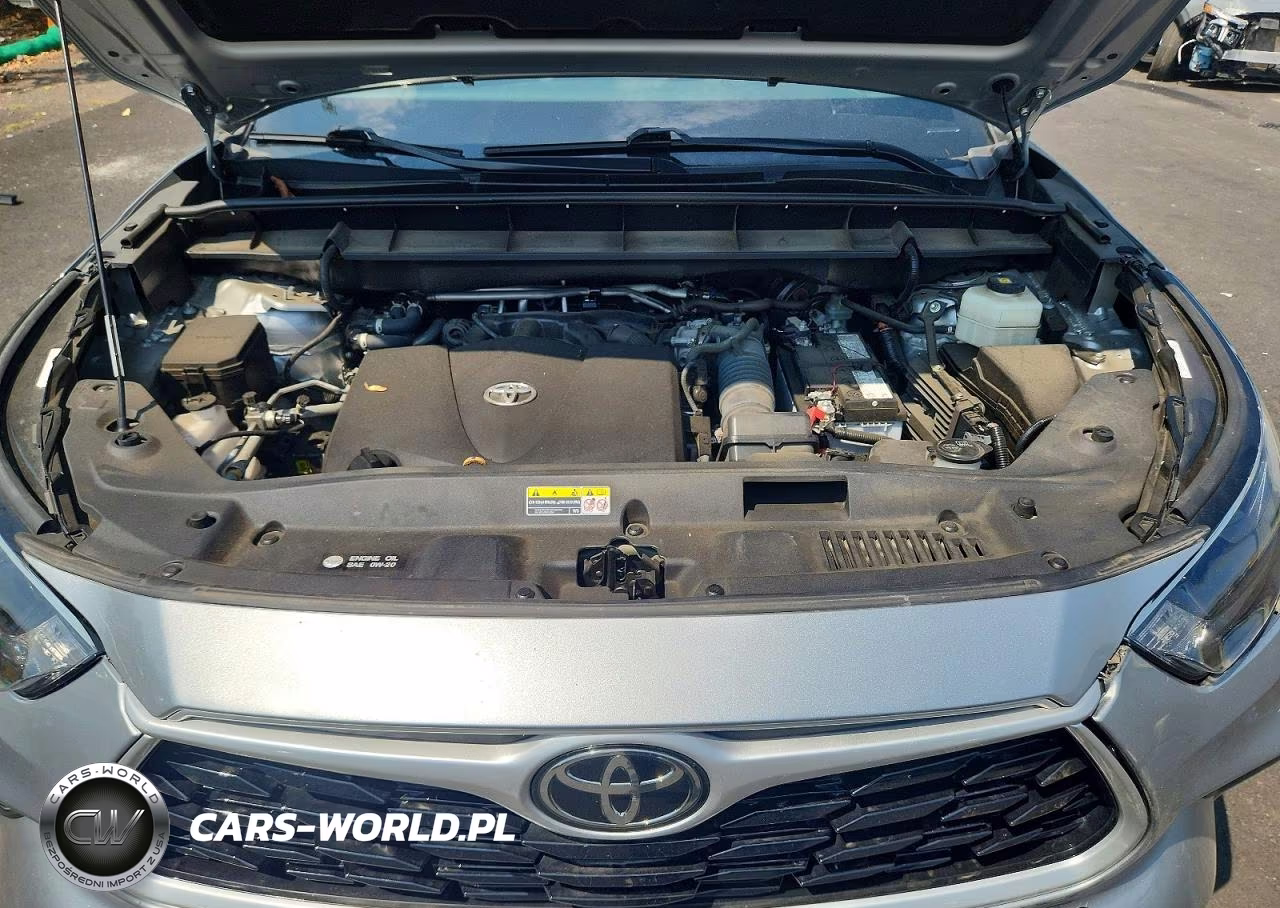2022 Toyota Highlander Xle VIN:5TDGZRBH0NS570726 - 11