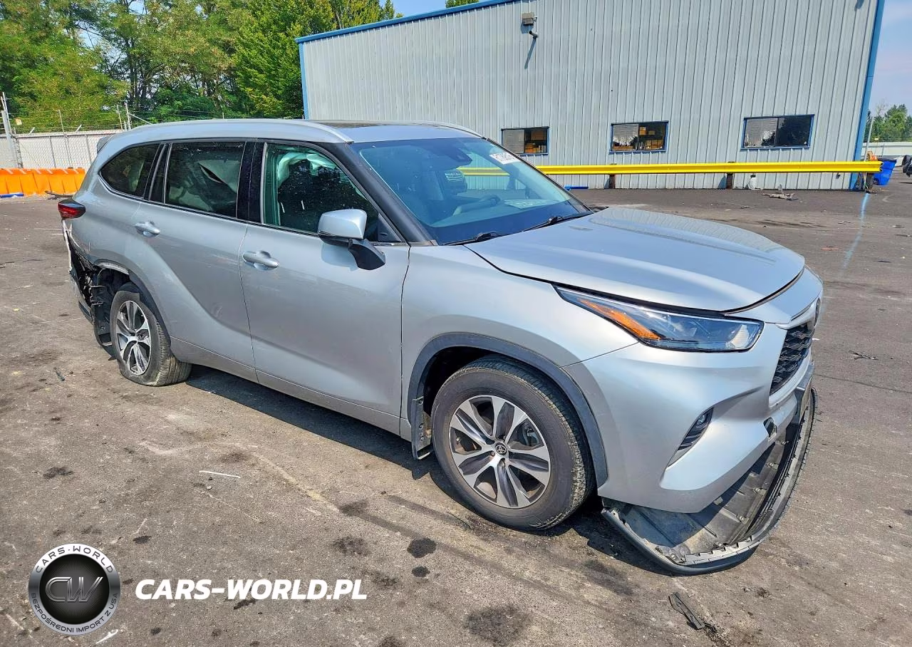 2022 Toyota Highlander Xle VIN:5TDGZRBH0NS570726 - 4