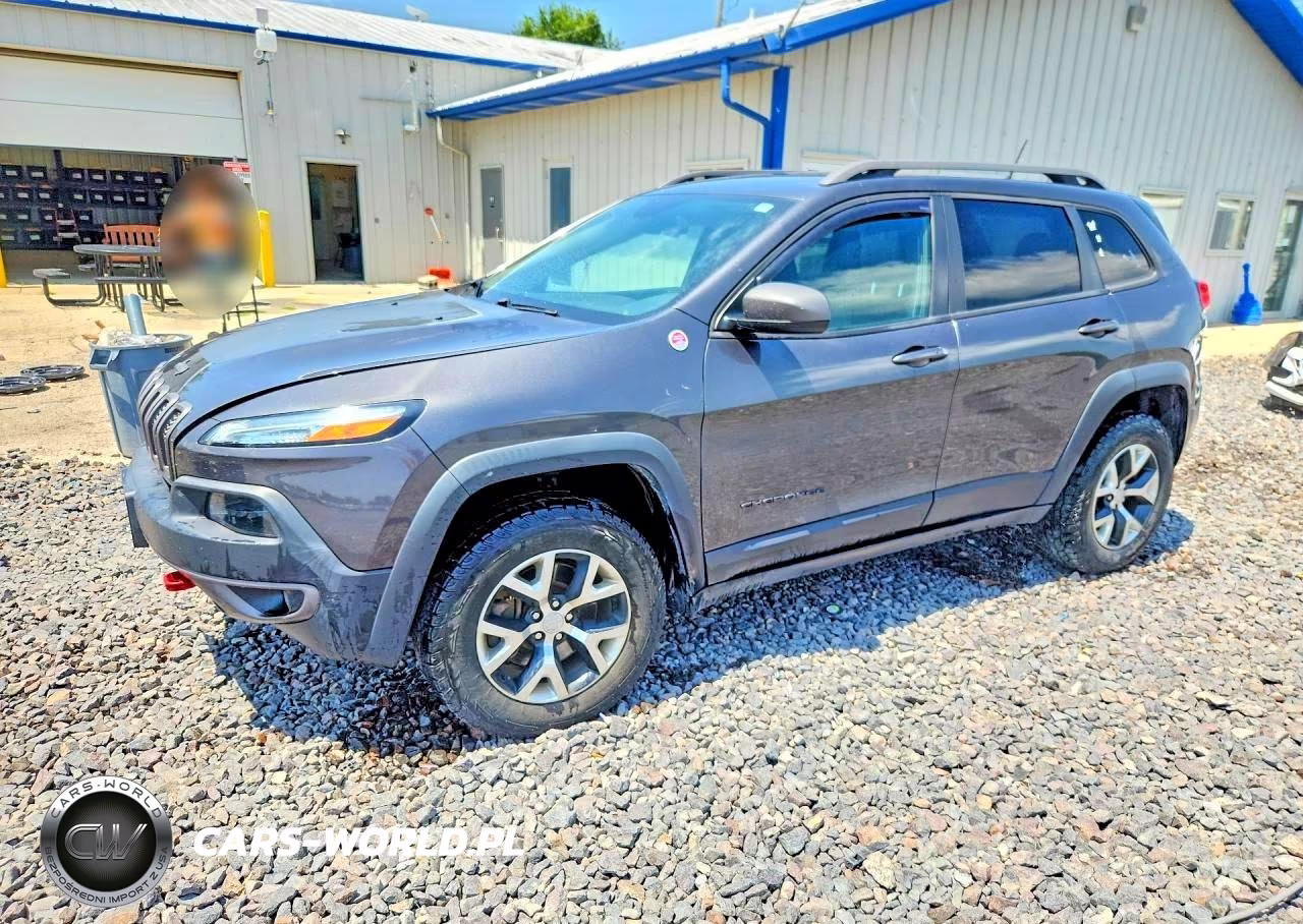 2015 Jeep Cherokee Trailhawk VIN:1C4PJMBS3FW674893 - 1
