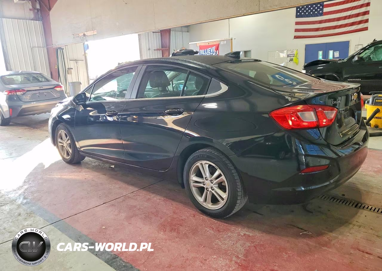 2018 Chevrolet Cruze Lt VIN:1G1BE5SM2J7169302 - 2