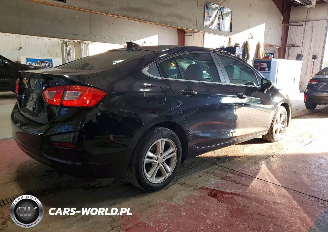 2018 Chevrolet Cruze Lt VIN:1G1BE5SM2J7169302 - 3