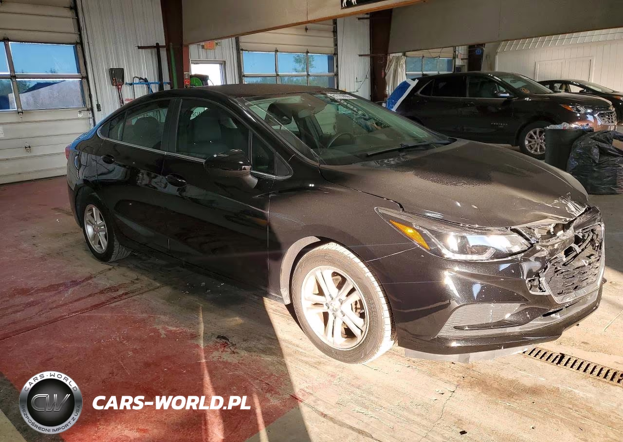 2018 Chevrolet Cruze Lt VIN:1G1BE5SM2J7169302 - 4