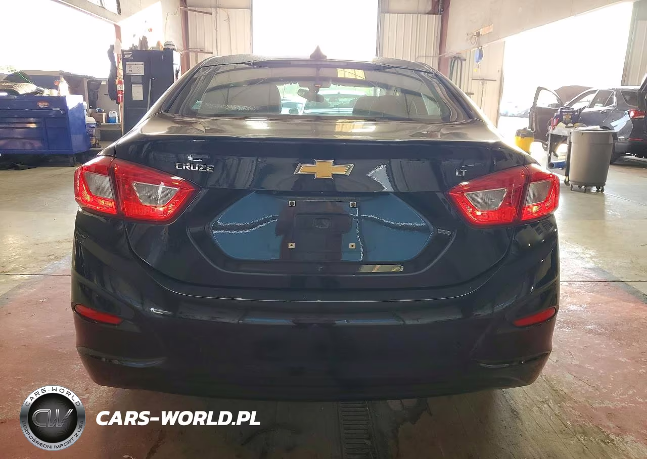 2018 Chevrolet Cruze Lt VIN:1G1BE5SM2J7169302 - 6