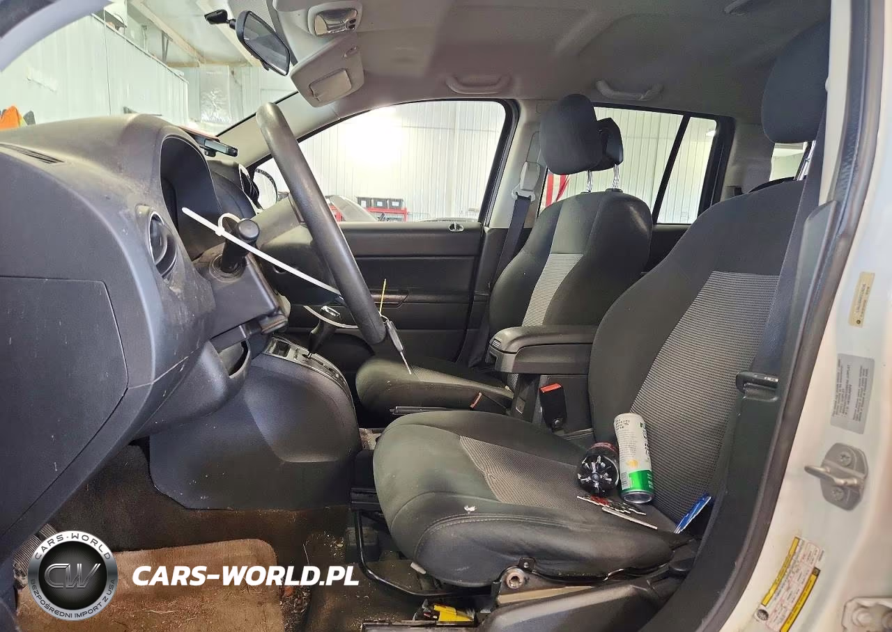 2015 Jeep Compass Sport VIN:1C4NJDBB8FD240245 - 7