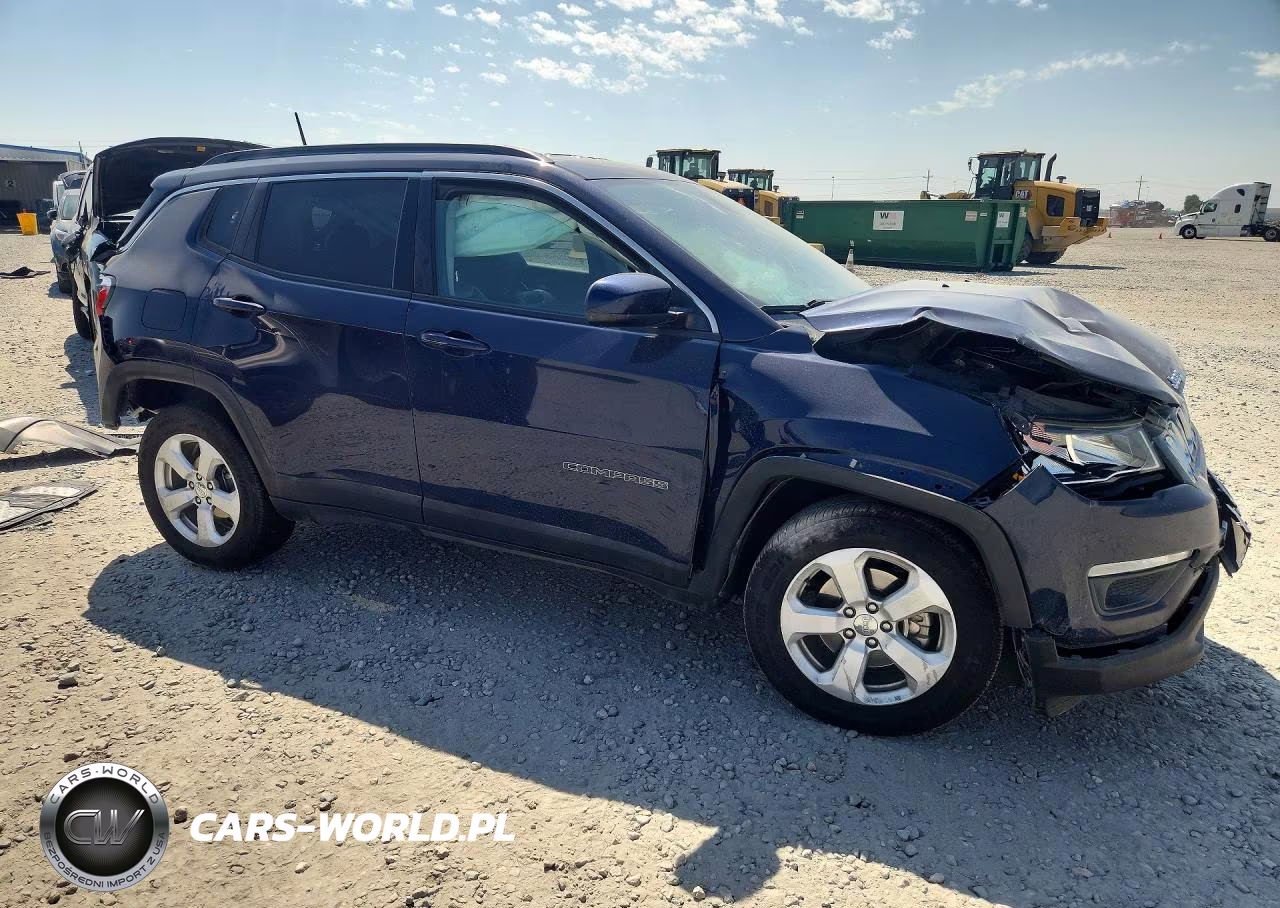 2018 Jeep Compass Latitude VIN:3C4NJDBB8JT481449 - 4