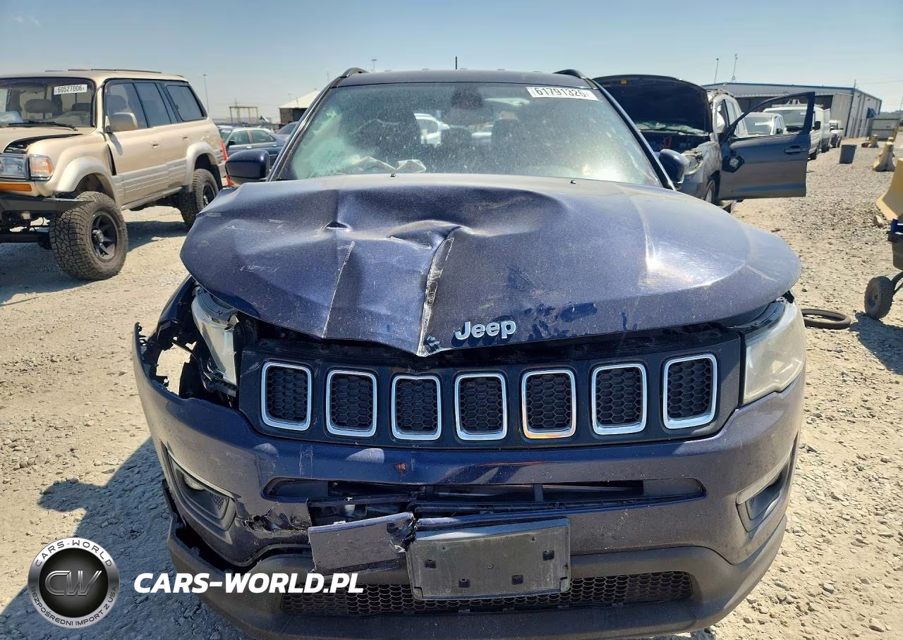 2018 Jeep Compass Latitude VIN:3C4NJDBB8JT481449 - 5