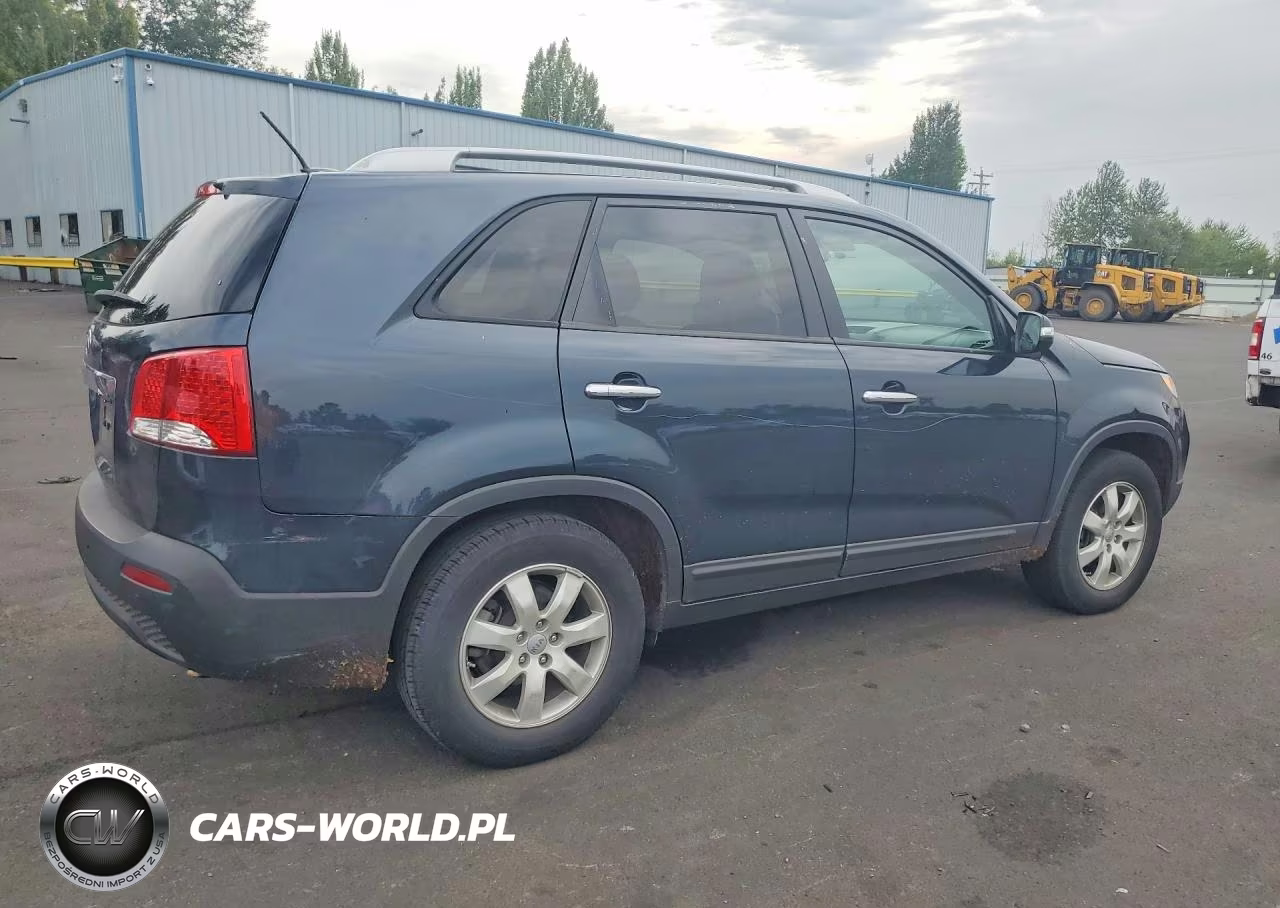 2013 Kia Sorento Lx VIN:5XYKT4A62DG395972 - 3
