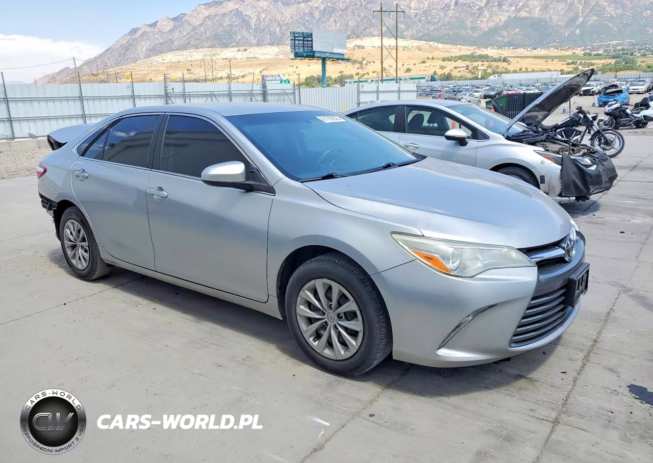 2017 Toyota Camry Le VIN:4T1BF1FK2HU454840 - 4