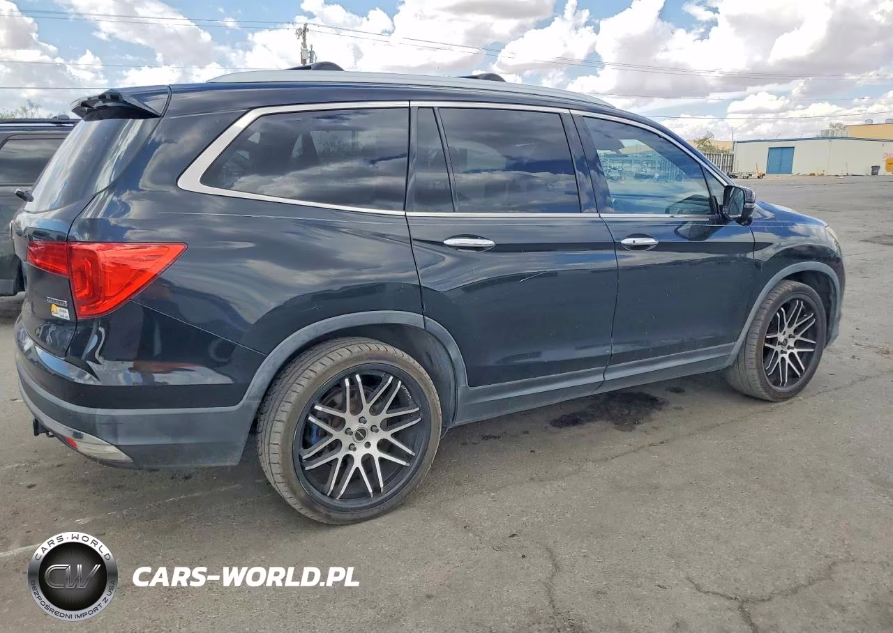 2016 Honda Pilot Touring VIN:5FNYF5H93GB014195 - 3