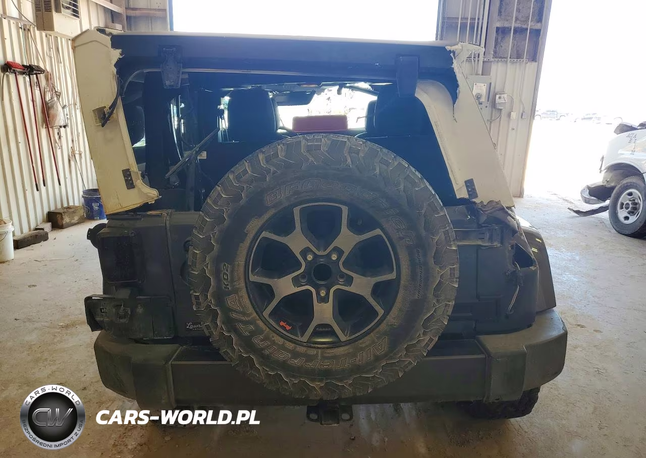 2017 Jeep Wrangler Unlimited Sahara VIN:1C4BJWEG2HL669170 - 6