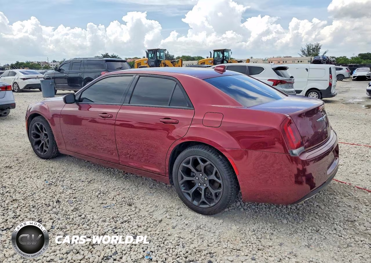 2019 Chrysler 300 S VIN:2C3CCABG9KH655989 - 2